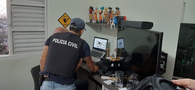 Polícia Civil durante operação no Estado do Paraná